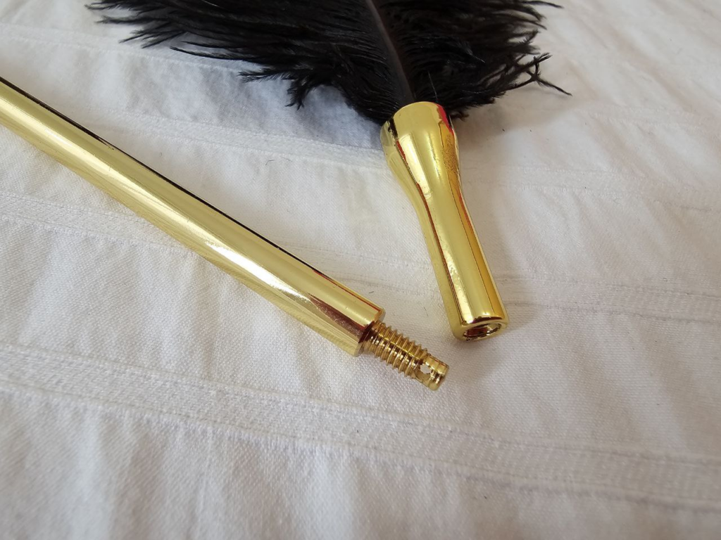 Lovense Lover' Set black and gold feather tickler