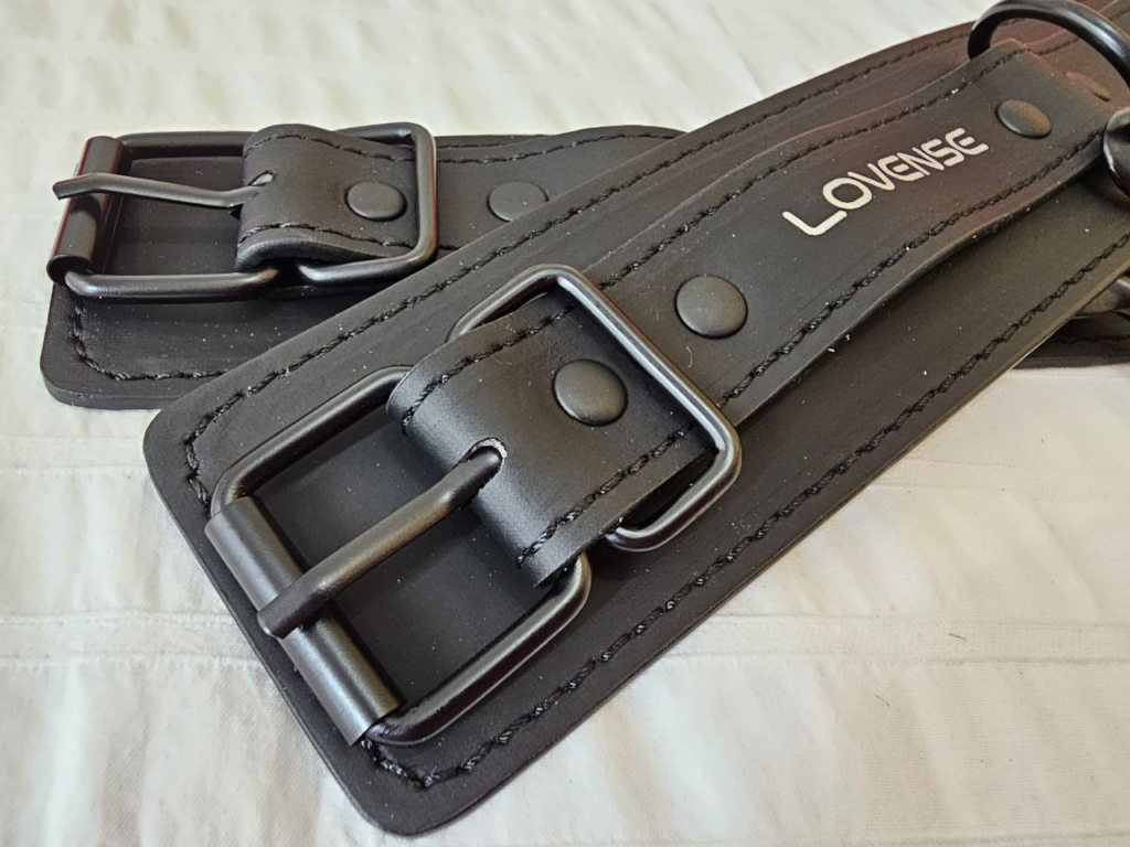 Lovense Lover' Set wrist restraints