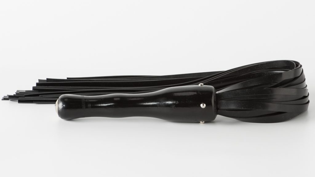 how to make a bdsm flogger